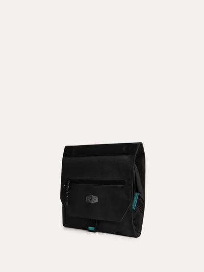Faro Hanging Toiletry Bag